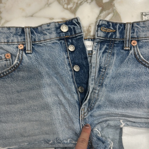 Zara women’s button fly Jean shorts size 6 - Picture 4 of 5